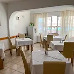 לינה וארוחת בוקר Haus Lupic 3*
