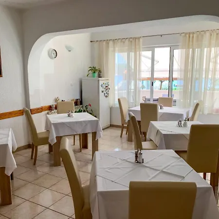 Bed & Breakfast Haus Lupic 3*