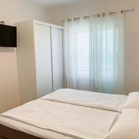 krevet i doručak Haus Lupic 3*