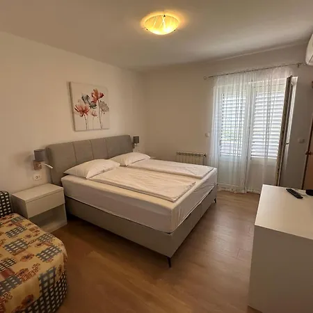 Haus Lupic krevet i doručak 3*